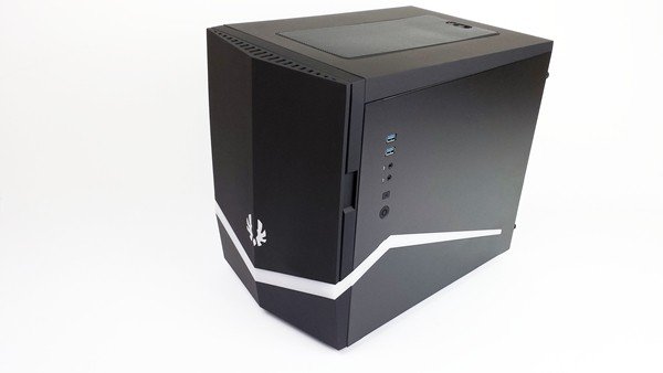 BitFenix-Colossus-M-Angled