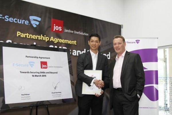 Chua Kee Heng, General Manager, Distribution Division, JardinOne Solutions (2001) Sdn Bhd and Paul Palmer, Vice President, Asia Pacific Region for F-Secure