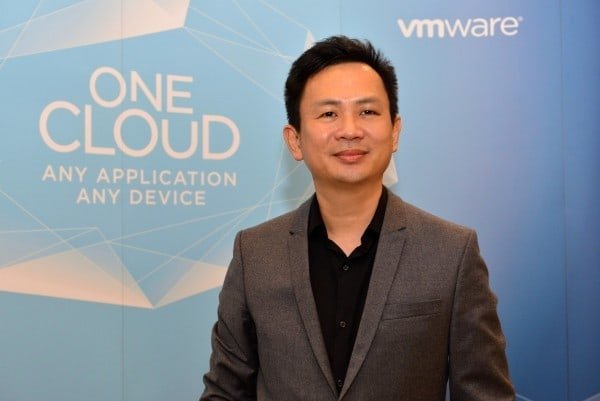 Si is keen to share the new direction VMWare has in mind when deploying Cloud services.