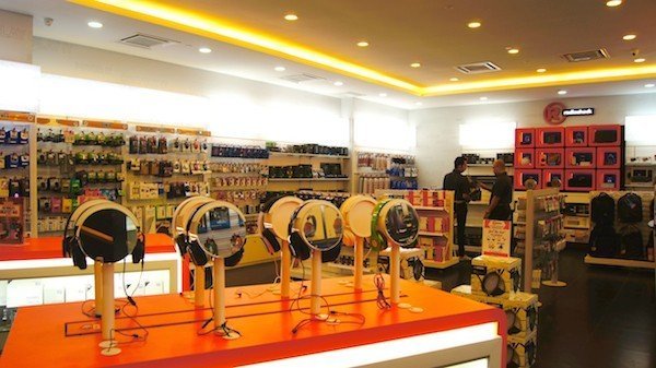 New Radioshack store Audiophiles