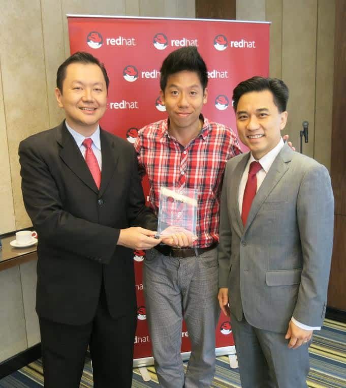 (From L-R): Mr. Kok Hon-Loong, Country Manager, Red Hat Malaysia; Mr. Yan Voon Yee, Senior System Specialist, Comptel; Mr. Damien Wong, Vice President and General Manager, Red Hat ASEAN