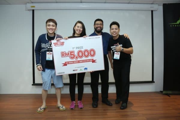 Grand prize winner Leong Yok Tien, Ng Kok Kwan, Adel Maratova pictured h...