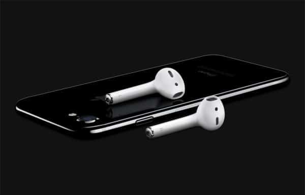 apple-airpod-laydown