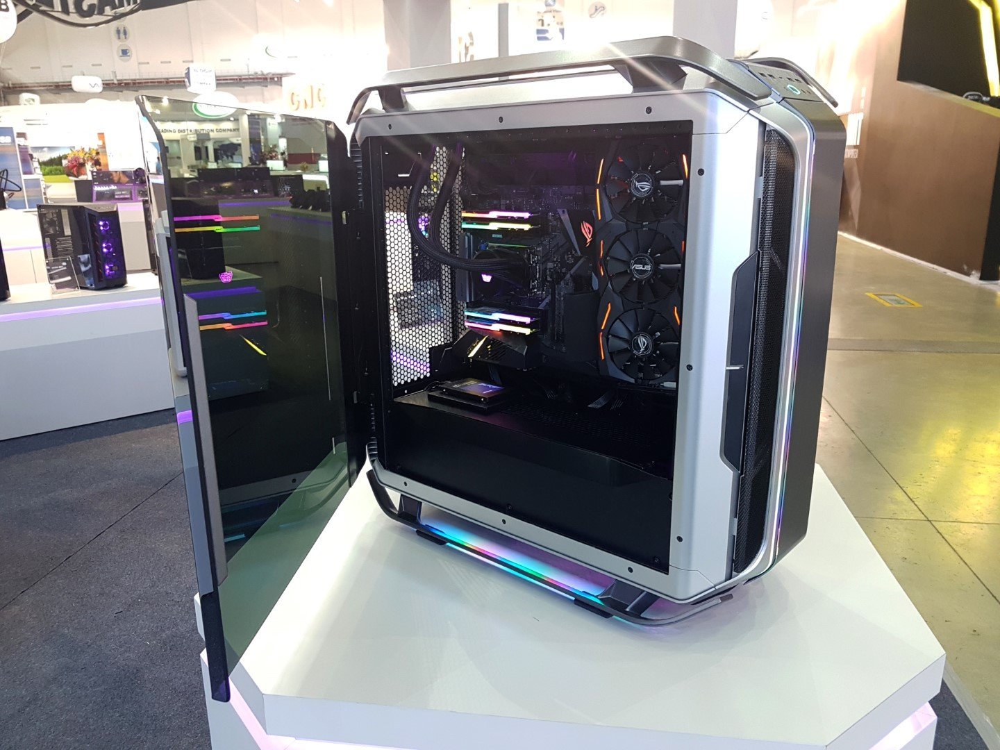 cooler master COSMOS C700M_03